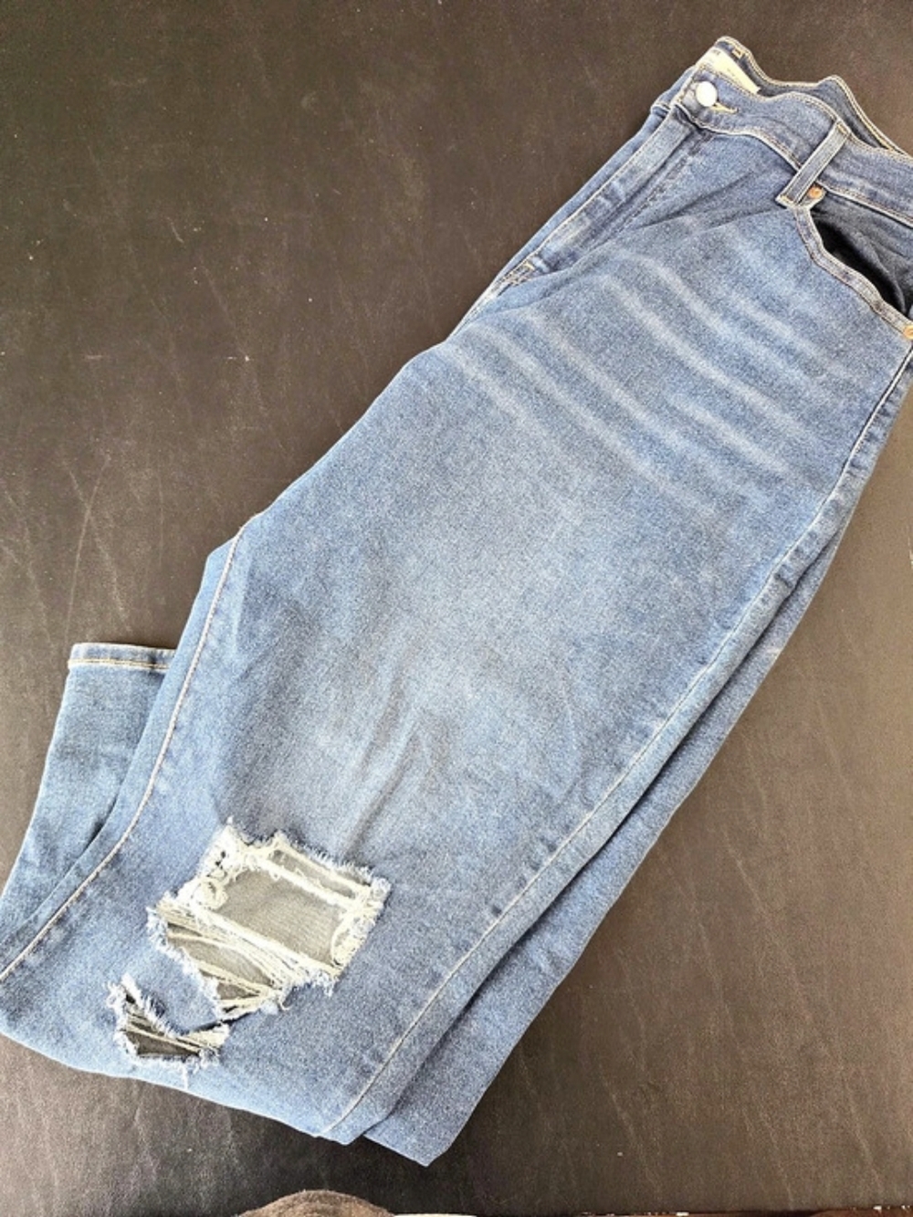 Levi Strauss & Co. Signature Levi Strauss Mom Jeans. Distressed Blue Jeans 18W
